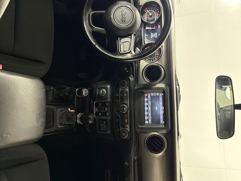 Used 2020 Jeep Wrangler Unlimited Sport S AWD/4WD image 25