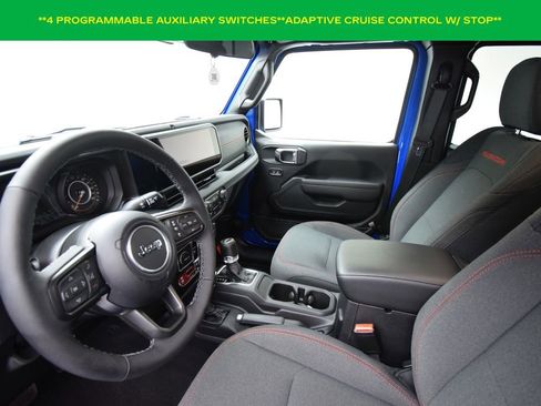 Used 2025 Jeep Gladiator Rubicon w/ Convenience Group image 11