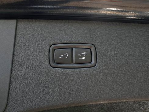 Used 2022 Porsche Cayenne Turbo image 17