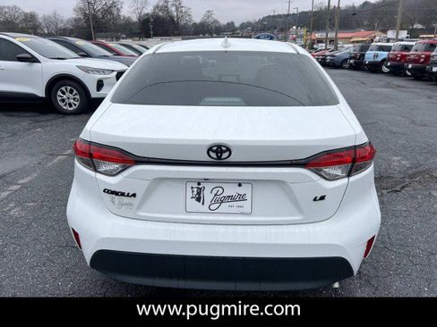 Used 2023 Toyota Corolla LE image 6