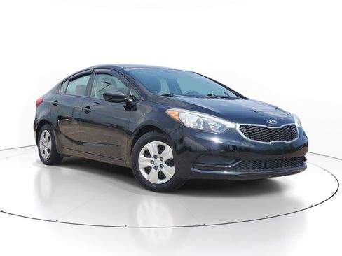 Used 2016 Kia Forte LX FWD image 1
