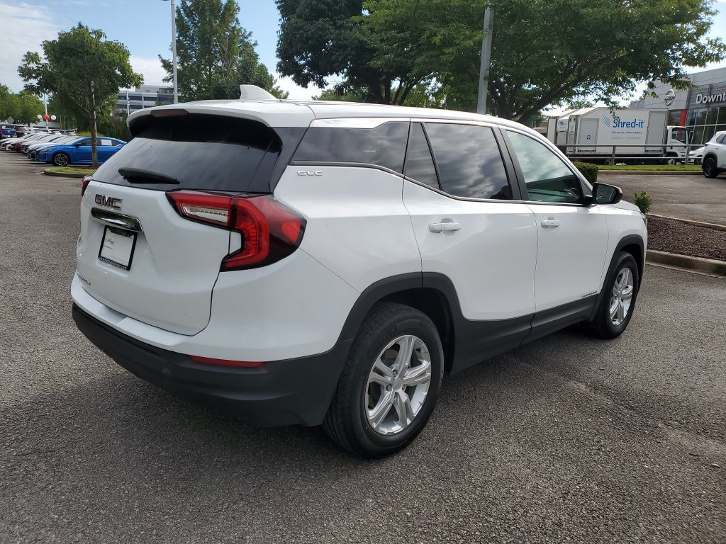 Used 2024 GMC Terrain SLE FWD image 4