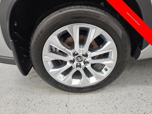 Used 2024 Toyota Highlander Limited AWD/4WD image 7