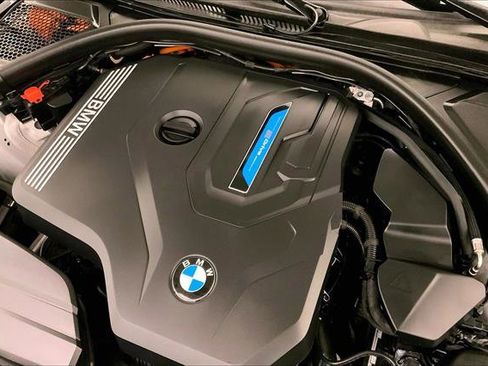Certified 2023 BMW 330e xDrive w/ Premium Package image 31