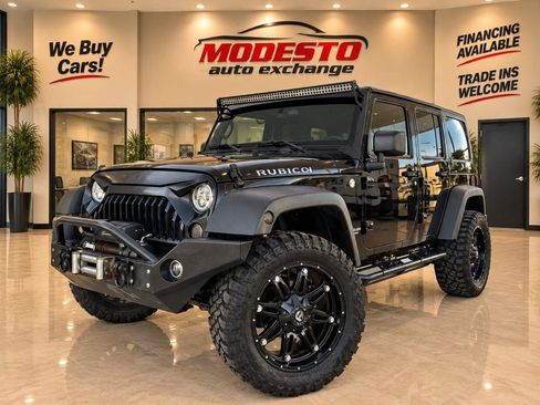 Used 2014 Jeep Wrangler Unlimited Rubicon w/ Connectivity Group AWD/4WD image 8