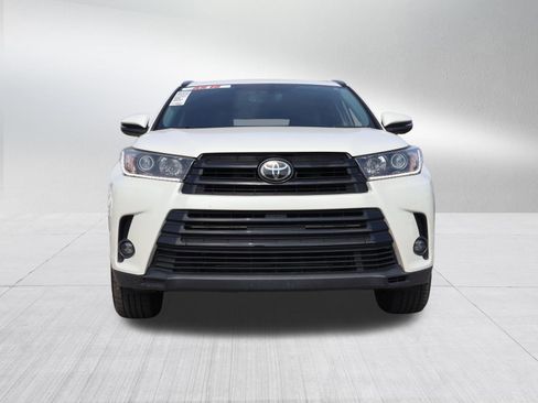 Used 2019 Toyota Highlander SE w/ Protection Package #3 AWD/4WD image 2