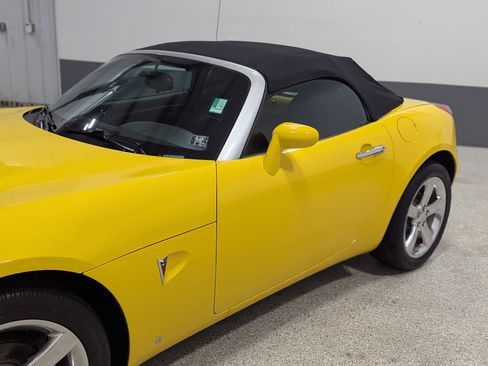 Used 2008 Pontiac Solstice Convertible w/ Premium Package RWD image 7