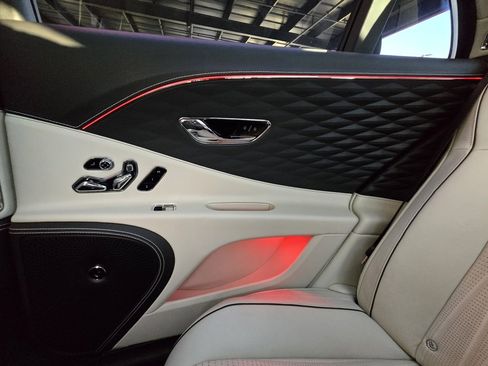 Used 2020 Bentley Flying Spur W12 image 68