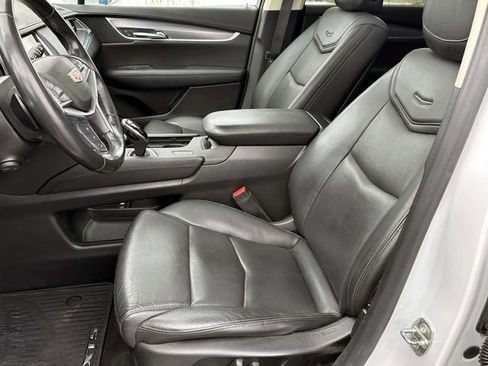 Used 2019 Cadillac XT5 Luxury image 17