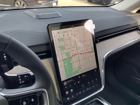 New 2025 Volvo EX90 Plus image 16