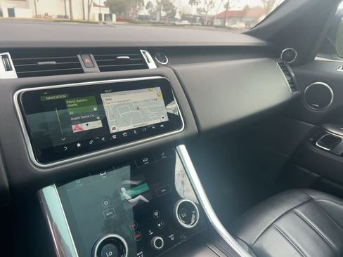 Used 2018 Land Rover Range Rover Sport SE image 42