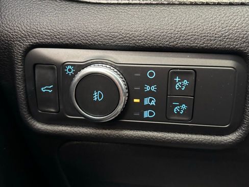 Used 2022 Ford Explorer ST image 12