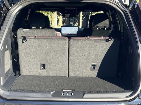 New 2026 Ford Explorer Platinum image 24