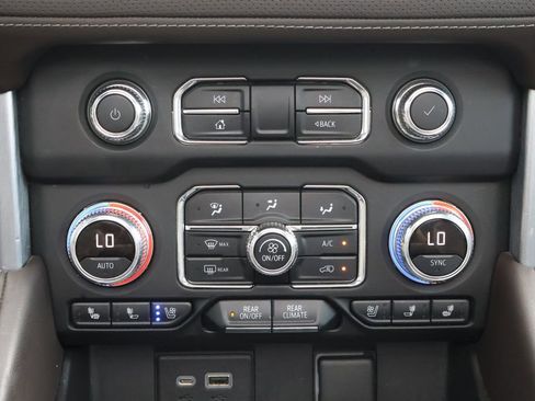 Used 2021 GMC Yukon SLT AWD/4WD image 20
