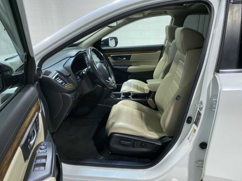 Used 2019 Honda CR-V Touring image 2