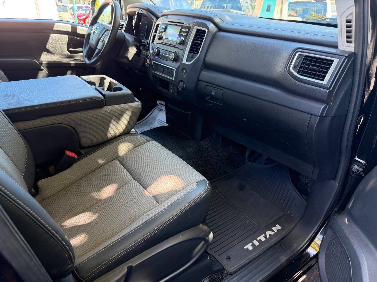 Used 2017 Nissan Titan S RWD image 9