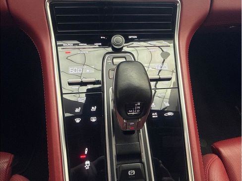 Used 2021 Porsche Panamera image 20