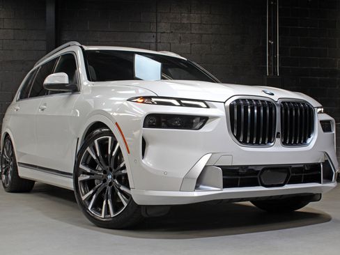 Used 2023 BMW X7 xDrive40i w/ Premium Package AWD/4WD image 8
