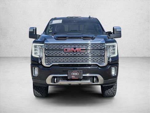 Used 2021 GMC Sierra 3500 Denali w/ Denali Black Diamond Edition image 2
