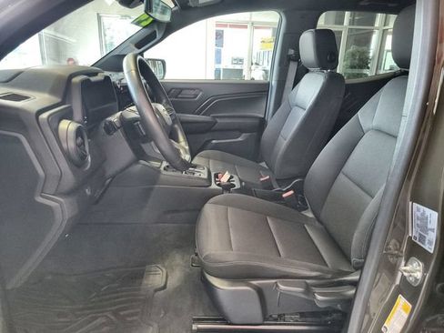 Used 2024 Chevrolet Colorado W/T RWD image 12