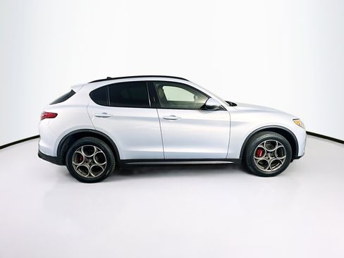 Used 2022 Alfa Romeo Stelvio Ti AWD/4WD image 10