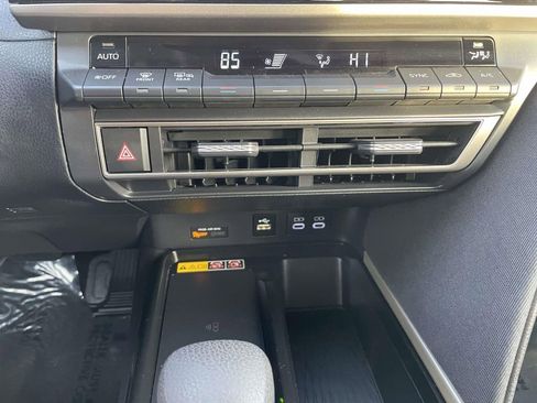 Used 2025 Toyota Camry LE image 41