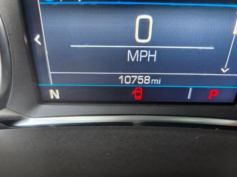 Used 2024 GMC Terrain SLE w/ Driver Convenience Package FWD image 22