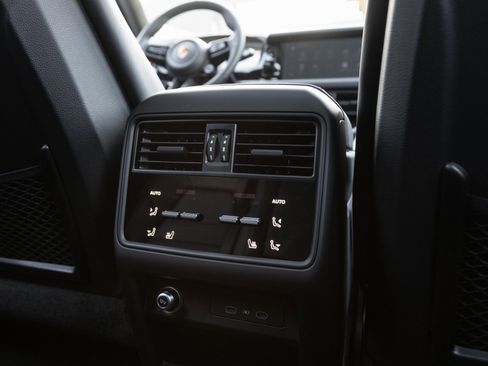 New 2026 Porsche Cayenne GTS image 26