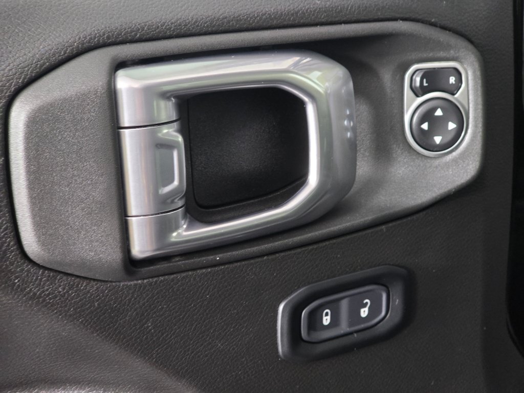 Used 2024 Jeep Wrangler Unlimited AWD/4WD image 35