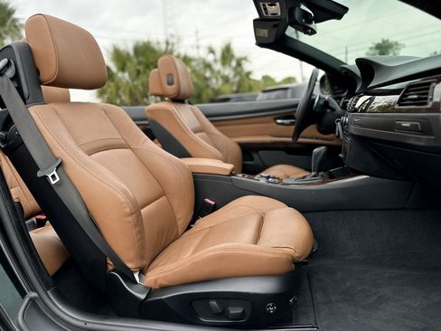 Used 2011 BMW 335i Convertible RWD image 7