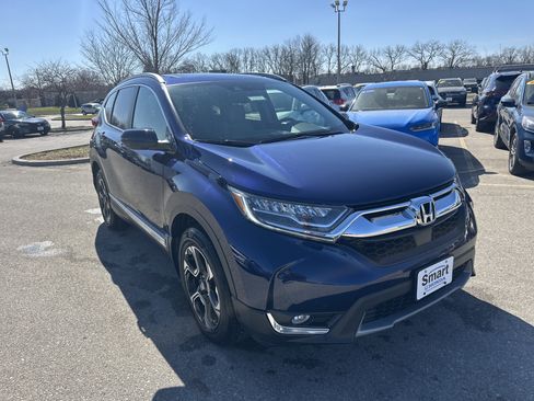 Used 2018 Honda CR-V Touring image 2