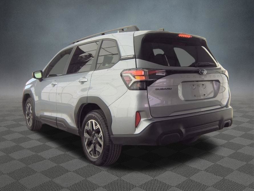 Used 2025 Subaru Forester Premium AWD/4WD image 4