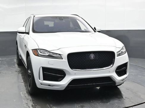Used 2017 Jaguar F-PACE R-Sport image 4
