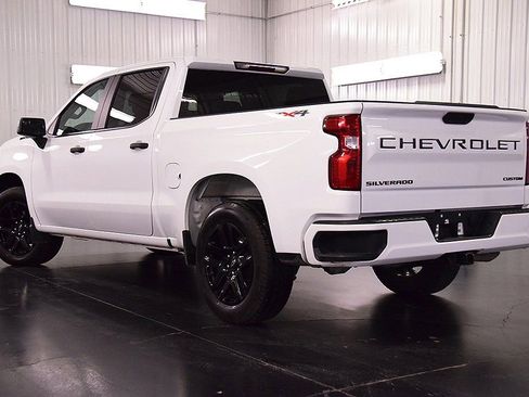 Used 2023 Chevrolet Silverado 1500 Custom w/ LPO, Dark Essentials Package AWD/4WD image 5