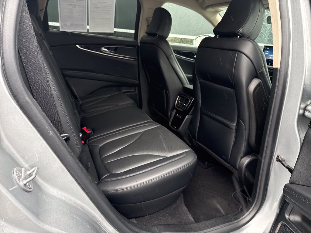 Used 2022 Lincoln Nautilus Reserve AWD/4WD image 41