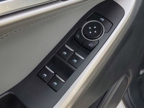 Certified 2022 Ford Explorer XLT w/ Equipment Group 202A image 8