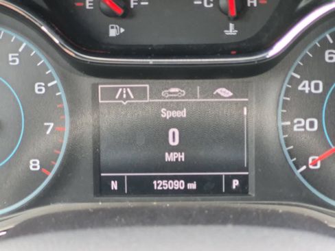 Used 2017 Chevrolet Cruze LT w/ Convenience Package FWD image 32