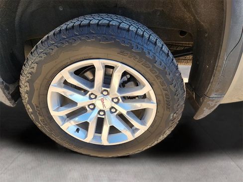 Used 2023 GMC Sierra 1500 SLT image 9