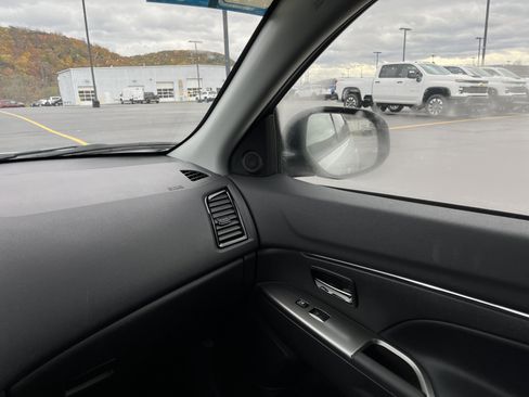 Used 2024 Mitsubishi Outlander Sport SE image 29