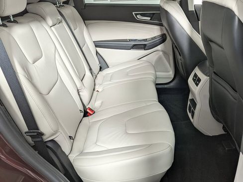 Used 2020 Ford Edge Titanium image 38