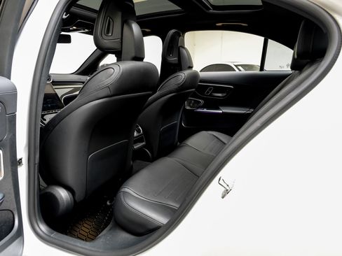 Used 2023 Mercedes-Benz C 43 AMG 4MATIC Sedan image 38