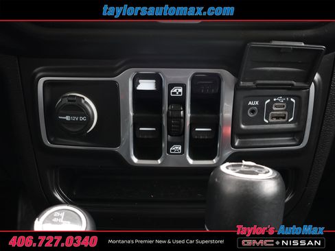 Used 2018 Jeep Wrangler Unlimited Sahara w/ Uconnect 4C Nav & Sound Group AWD/4WD image 19