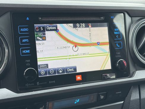 Certified 2017 Toyota Tacoma TRD Sport image 17