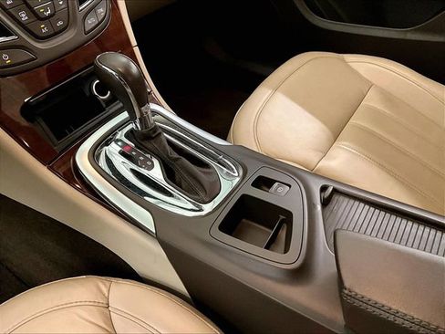 Used 2015 Buick Regal Premium FWD image 16