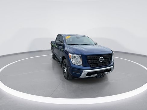 Used 2021 Nissan Titan SV w/ SV Convenience Package image 5