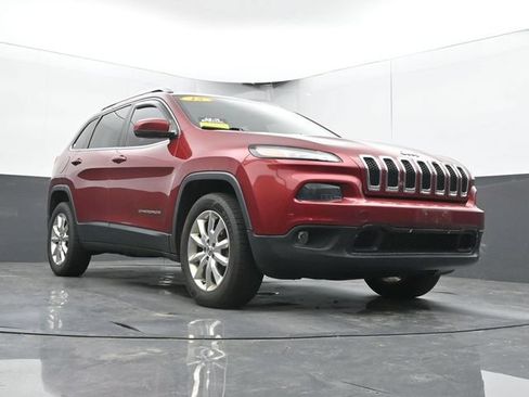 Used 2015 Jeep Cherokee Limited w/ Luxury Group AWD/4WD image 24