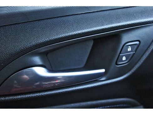 Used 2025 Buick Envista Sport Touring w/ Experience Buick Package FWD image 19