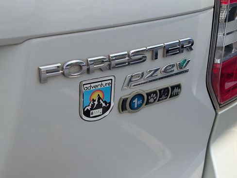 Used 2015 Subaru Forester 2.5i Premium w/ All-Weather Package AWD/4WD image 9