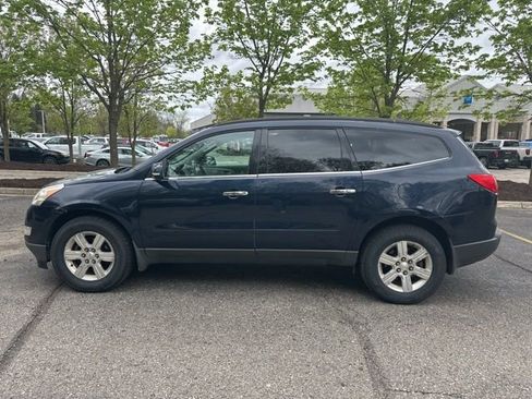 Used 2011 Chevrolet Traverse LT w/ Personal Connectivity Package AWD/4WD image 2