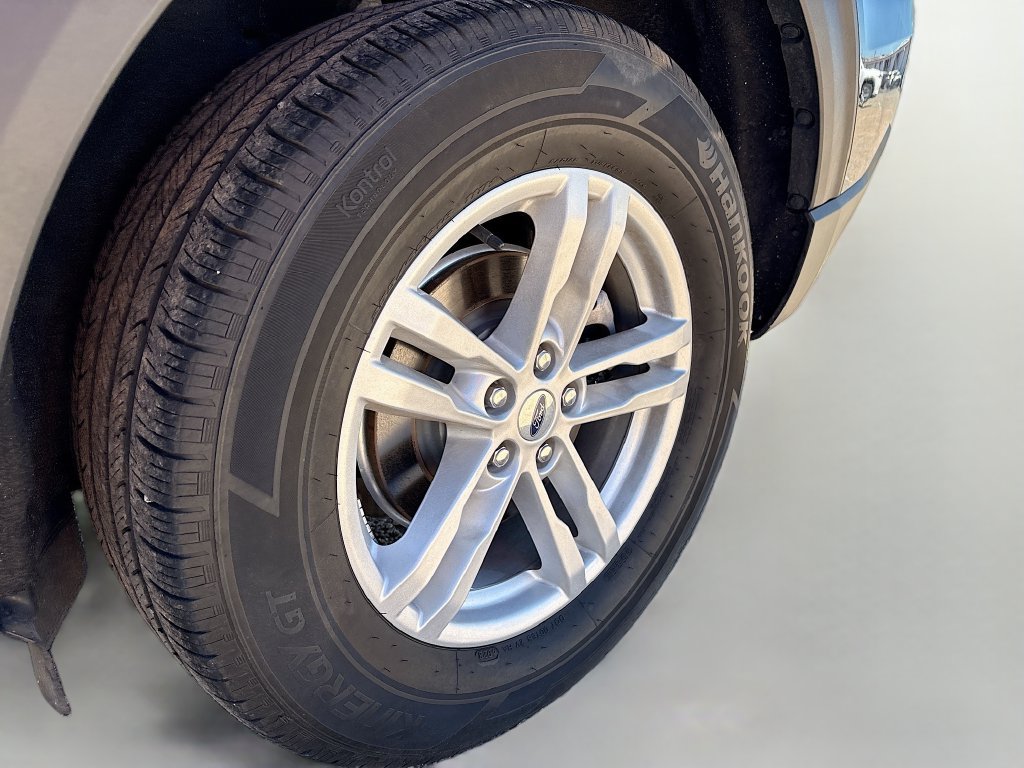 Used 2024 Ford Explorer XLT AWD/4WD image 31